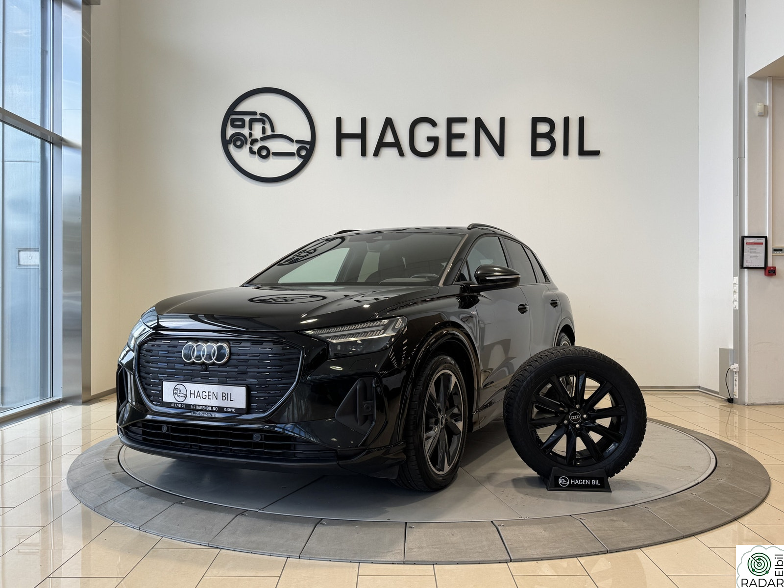 AUDI Q4 50 E TRON 50 / QUATTRO / SKINN / NAVI / R.KAMERA / 8XALU / DAB+ /