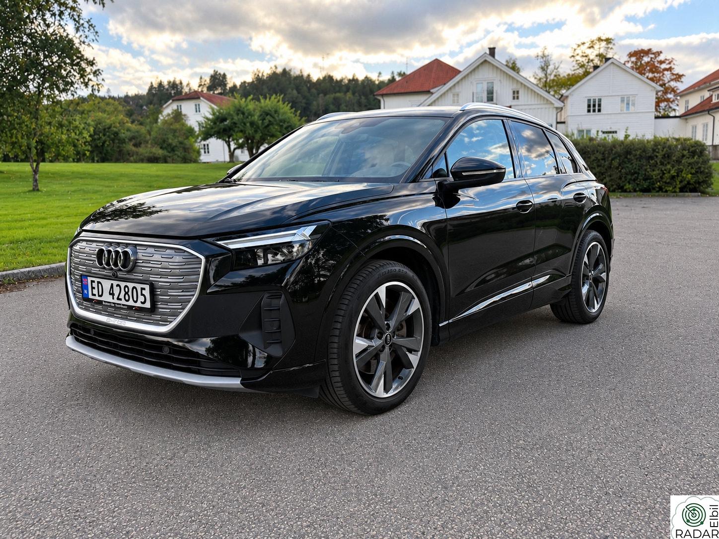 AUDI Q4 50 E TRON 50 quattro Adv. Business plus