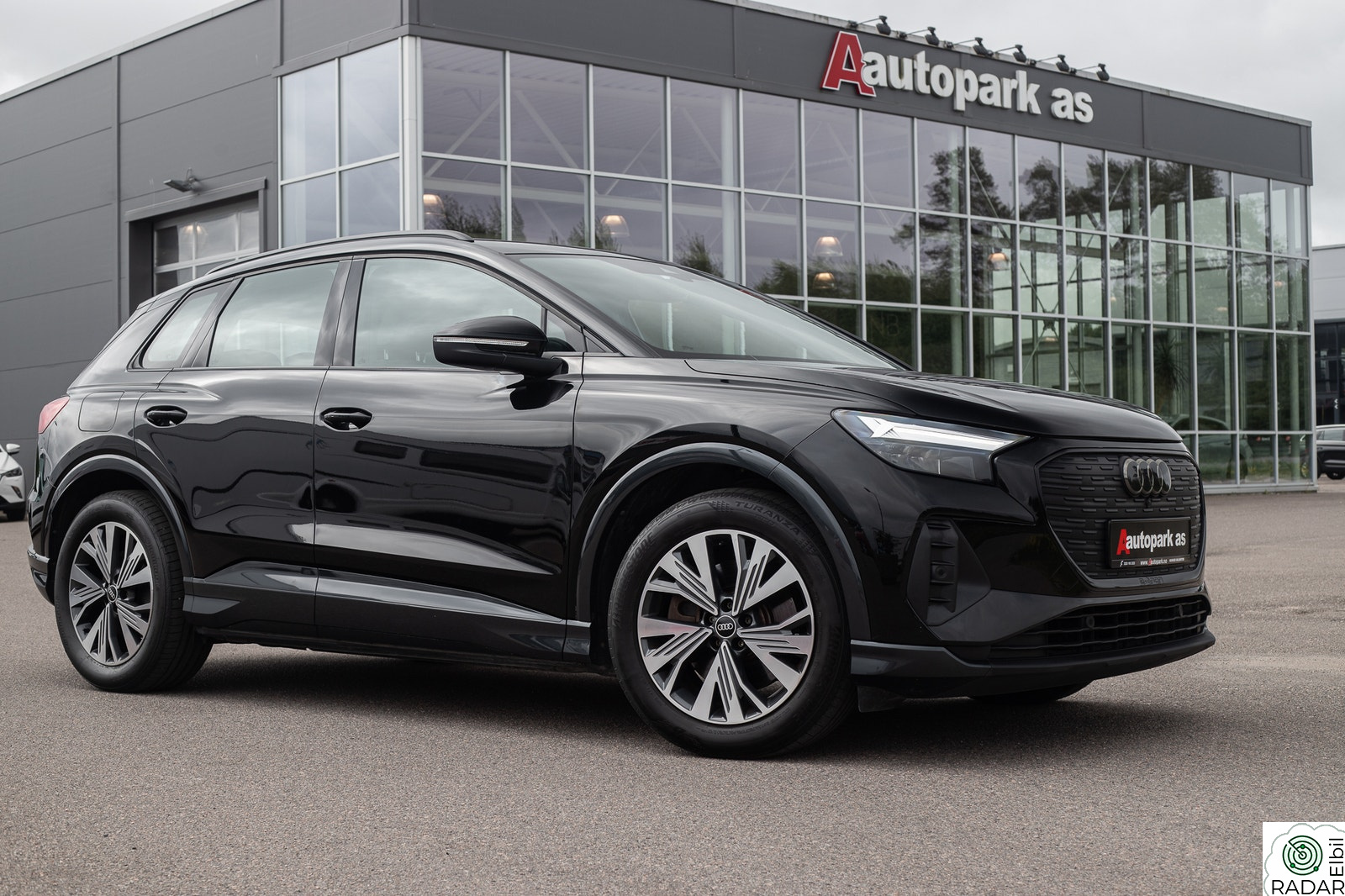 AUDI Q4 50 E TRON 50 QUATTRO/PANORAMA/SKINN/SONOS/AMBIENT/KROK/EN-EIER!