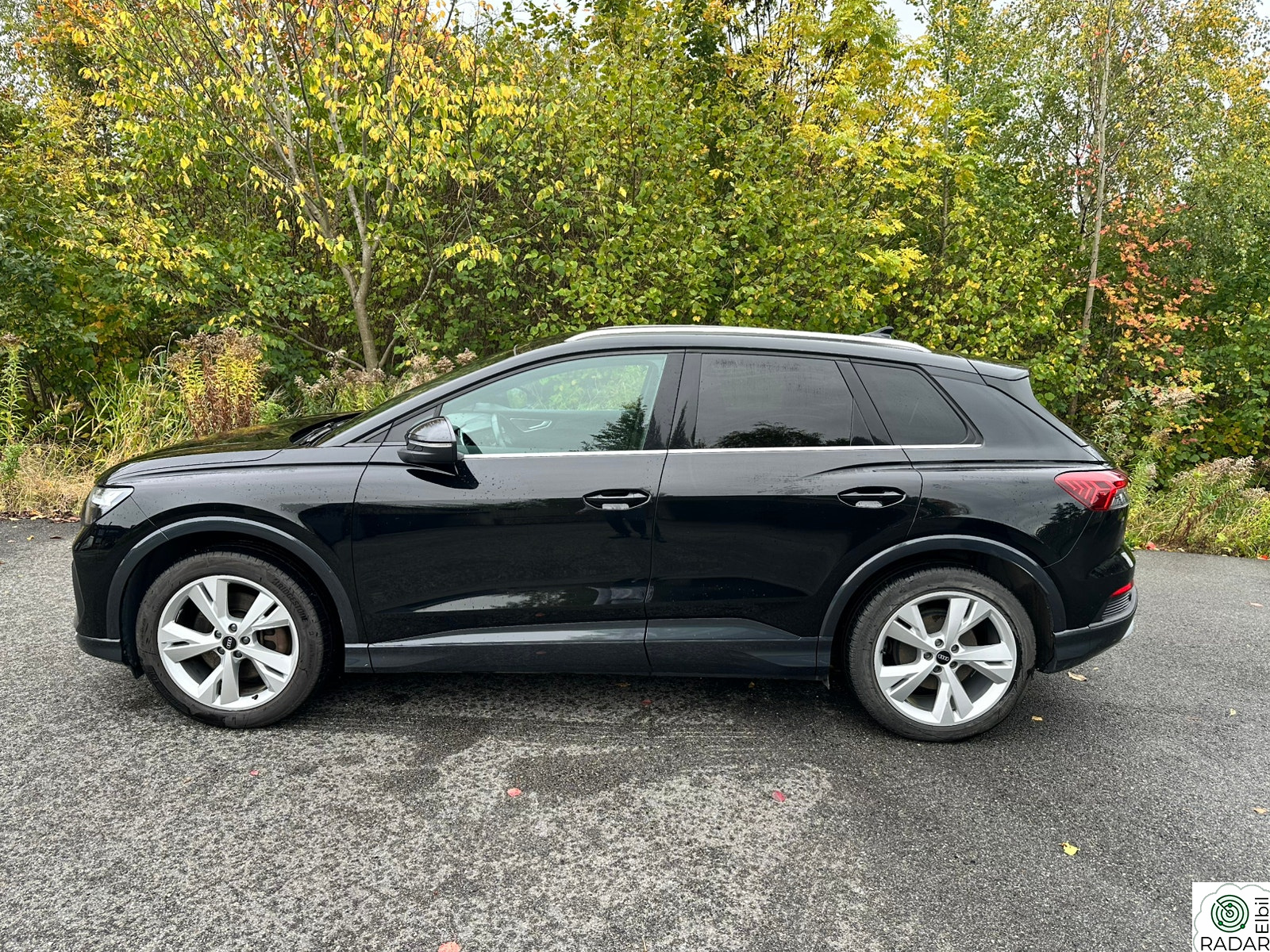 AUDI Q4 50 E TRON 50 quattro Adv. Business edition