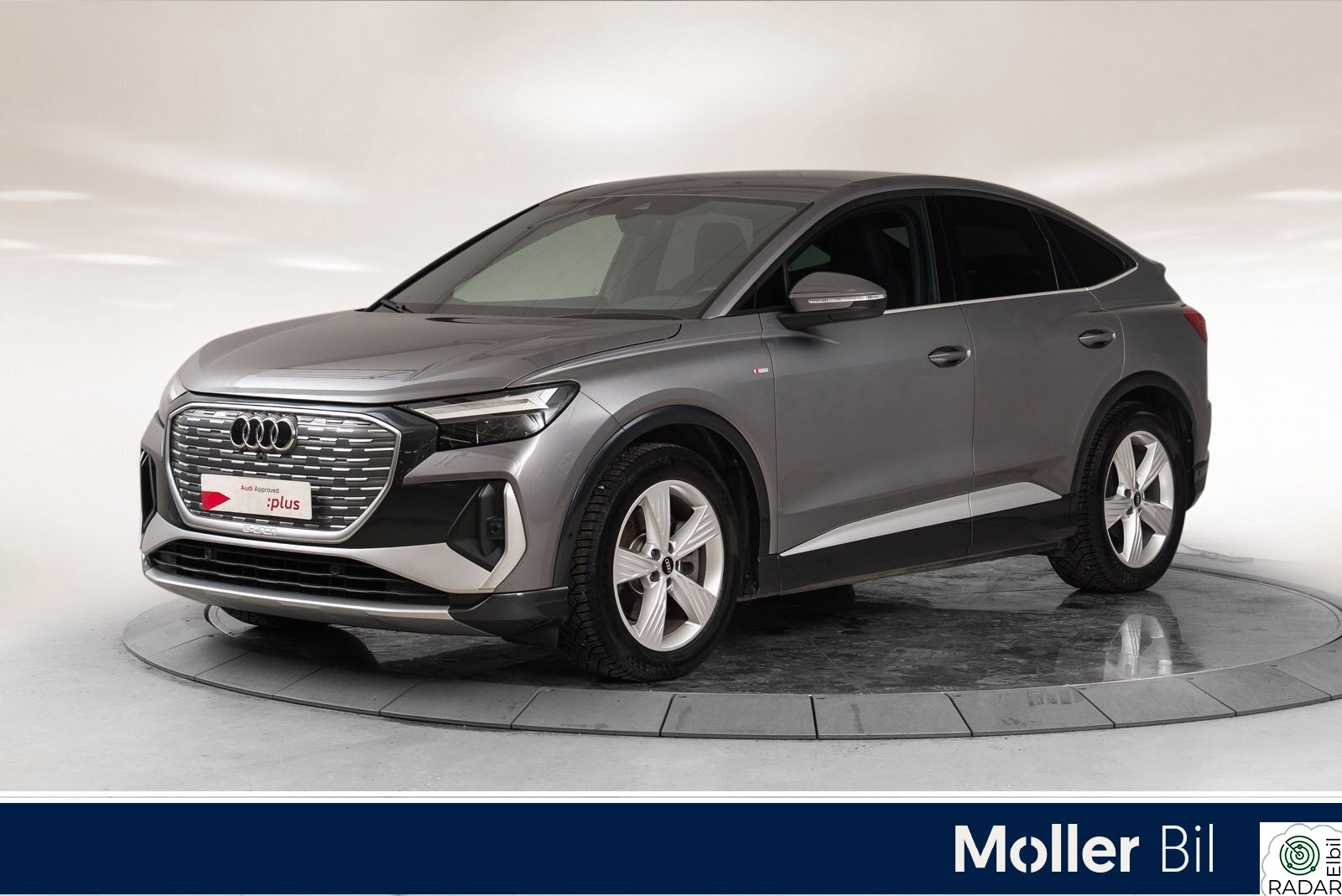 AUDI Q4 SPORTBACK 50 E TRON 50 SB / Quattro/ 499km (WLTP) R.kamera / ACC/ NAVI