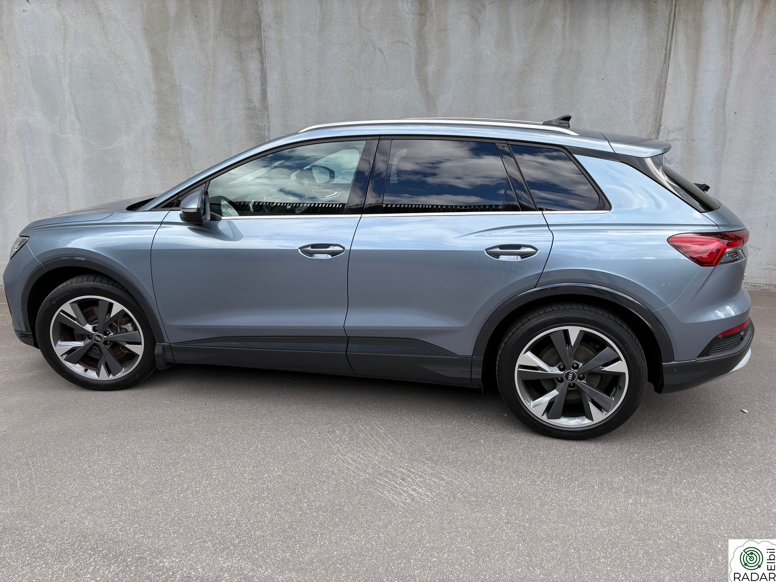 AUDI Q4 45 E TRON Quattro/Advanced Business Pluss/Komfort/Hengerfeste