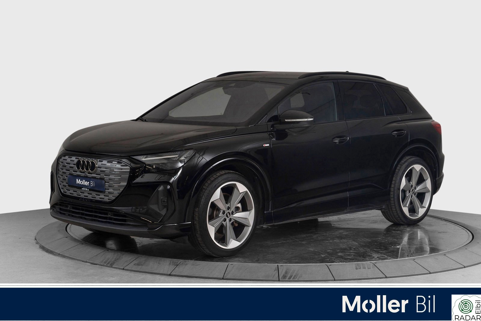 AUDI Q4 55 e-tron 55 quattro Edtition S Line - HUD, Sonos, Krok, Matrix