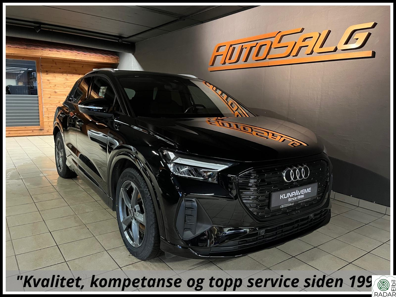 AUDI Q4 50 E TRON 50 Quattro Advance Blackoptic/Skinn/Krok/Kamera/Sonos++
