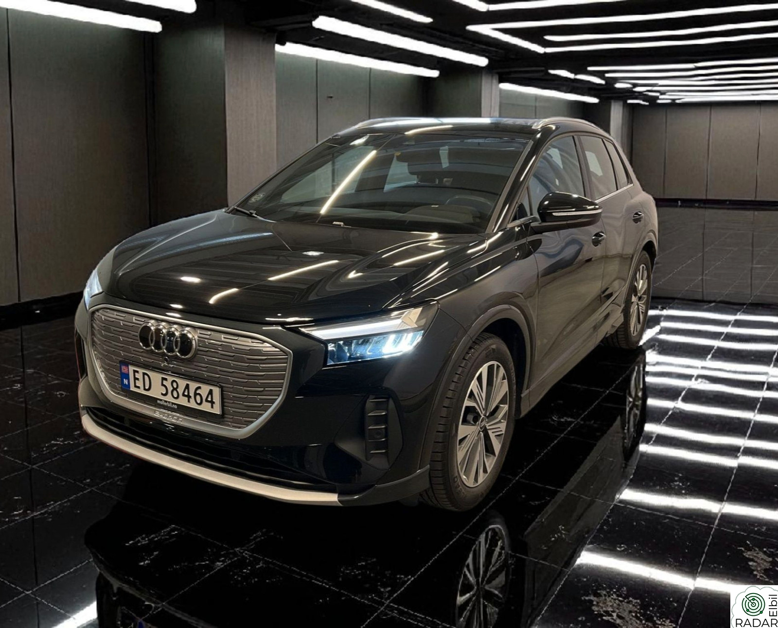 AUDI Q4 50 E TRON 0 QUATTRO ADVANCED BUSINESS+LAV KM+KROK+SONOS