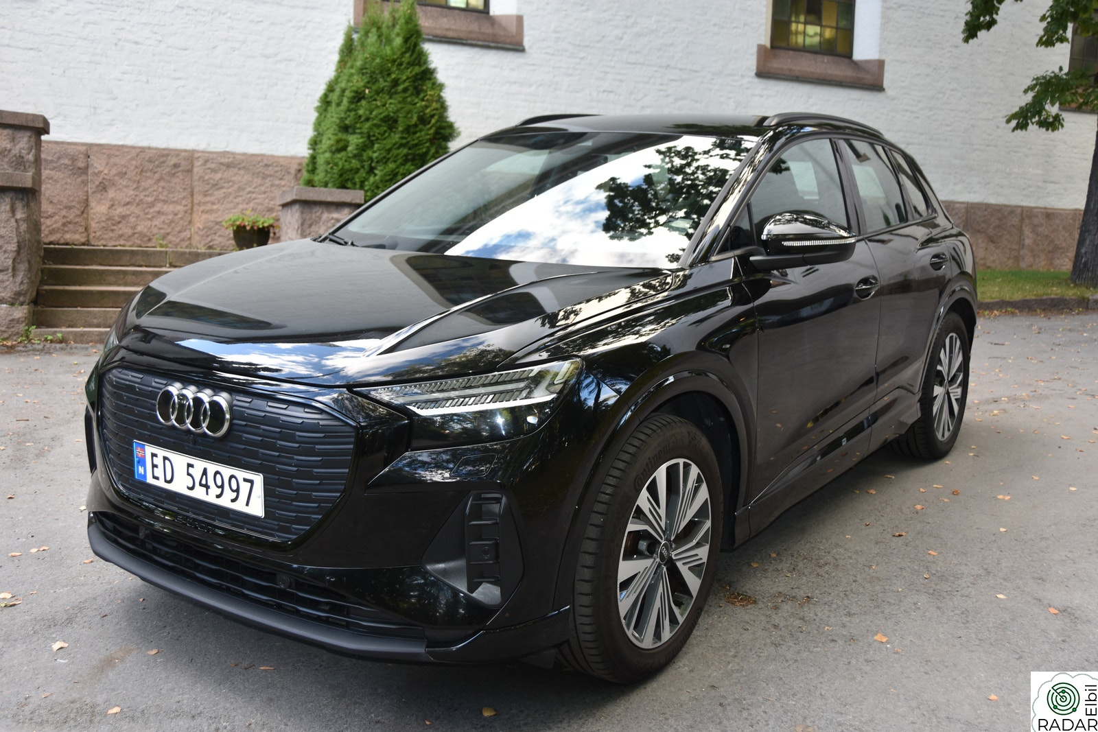 AUDI Q4 50 E TRON 50 quattro Business pluss