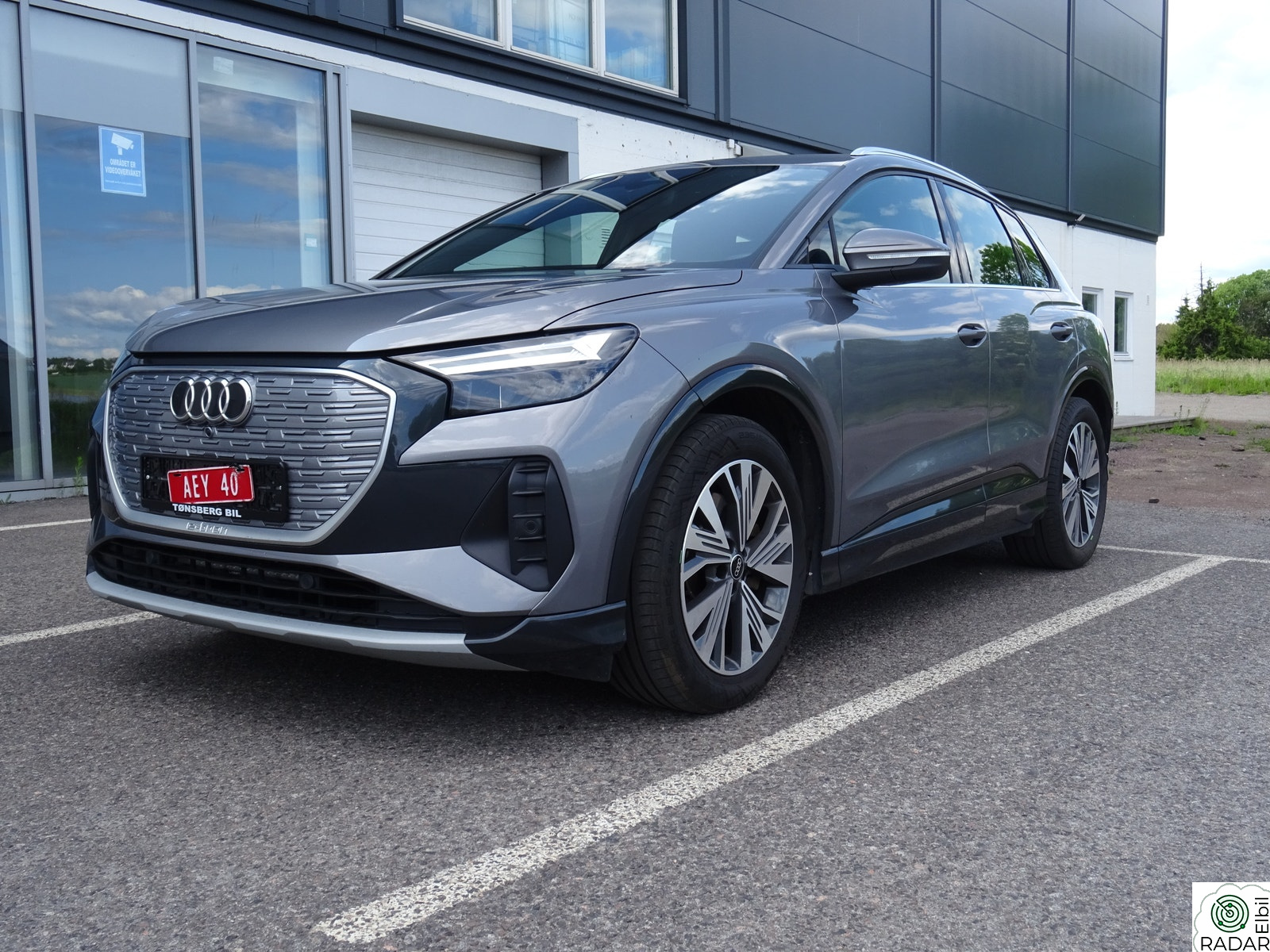 AUDI Q4 50 E TRON 50 QUATTRO Adv BUSINESS PLUS ACC/SONOS/KROK ++++ 1 EIER