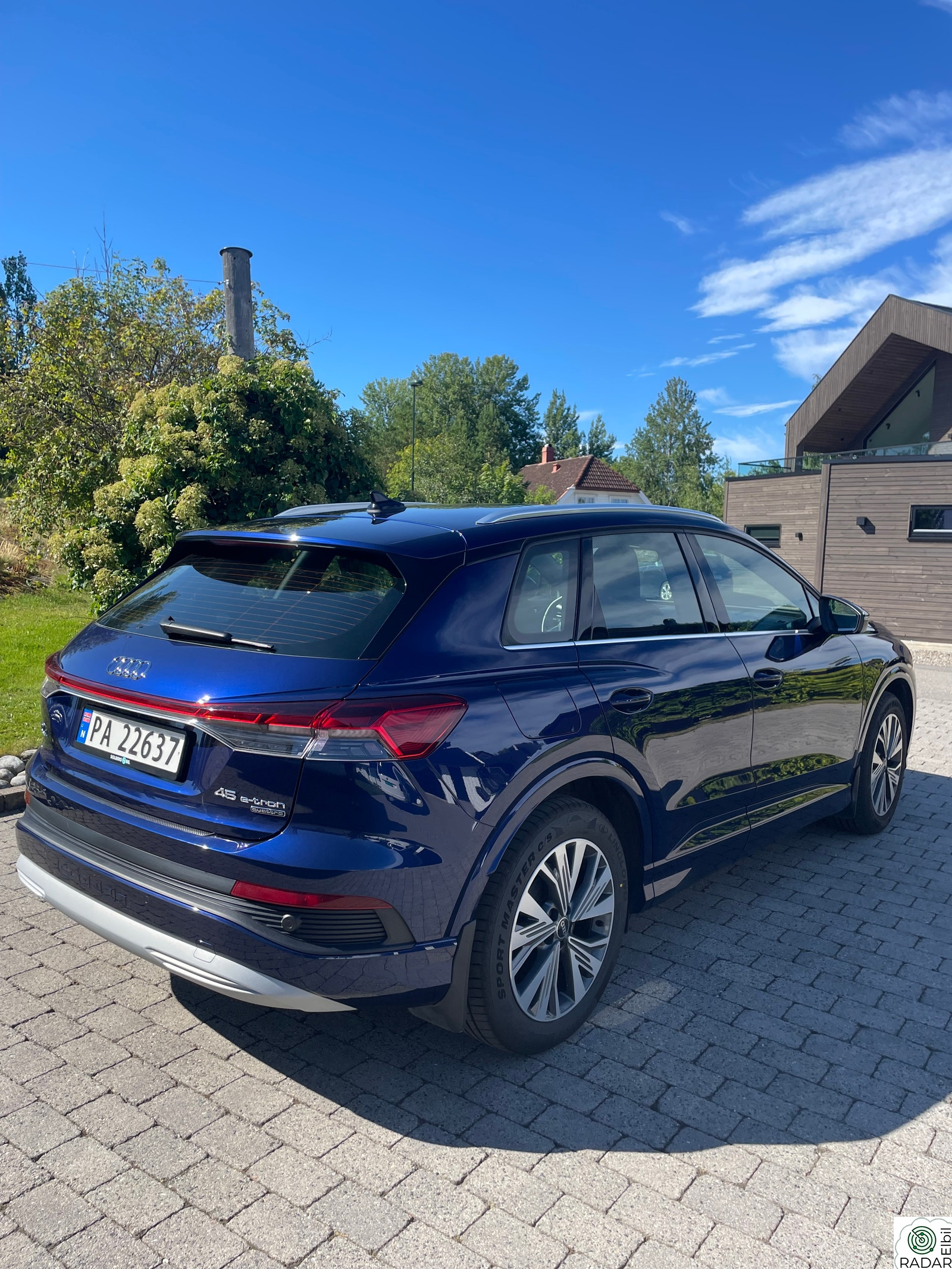 AUDI Q4 45 e-tron 45 quattro Edition Plus