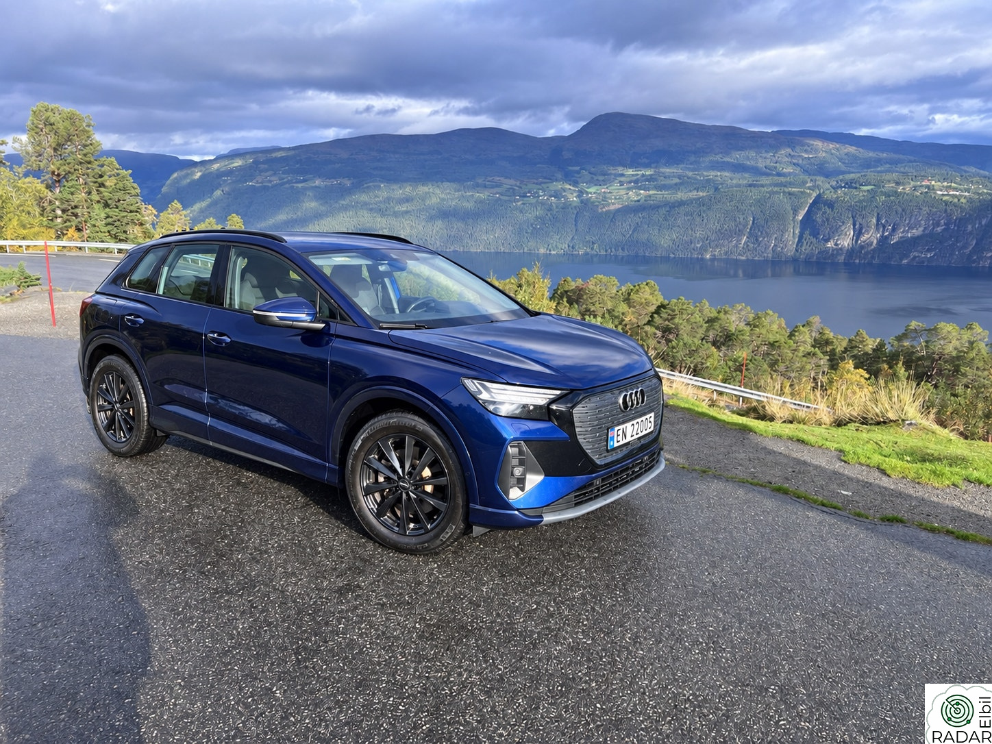 AUDI Q4 55 e-tron 55 quattro Edition Pro(K)
