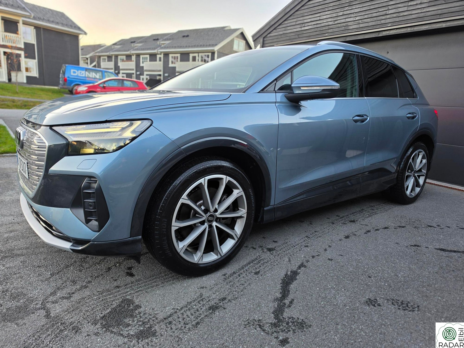 AUDI Q4 50 E TRON 50 quattro Business