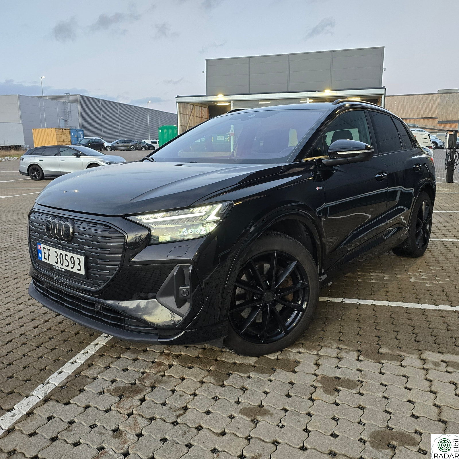 AUDI Q4 50 E TRON 50 quattro Adv. Business plus 2x S-Line