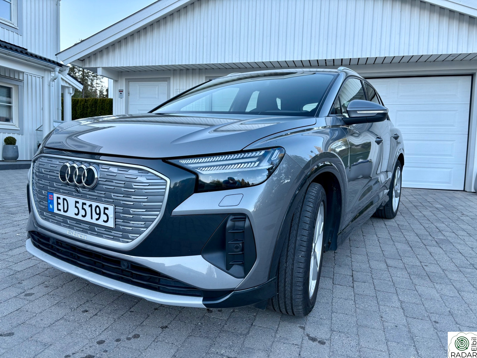 AUDI Q4 50 E TRON 50 quattro Adv. Business plus/S-Line int./Matrix/Sonos