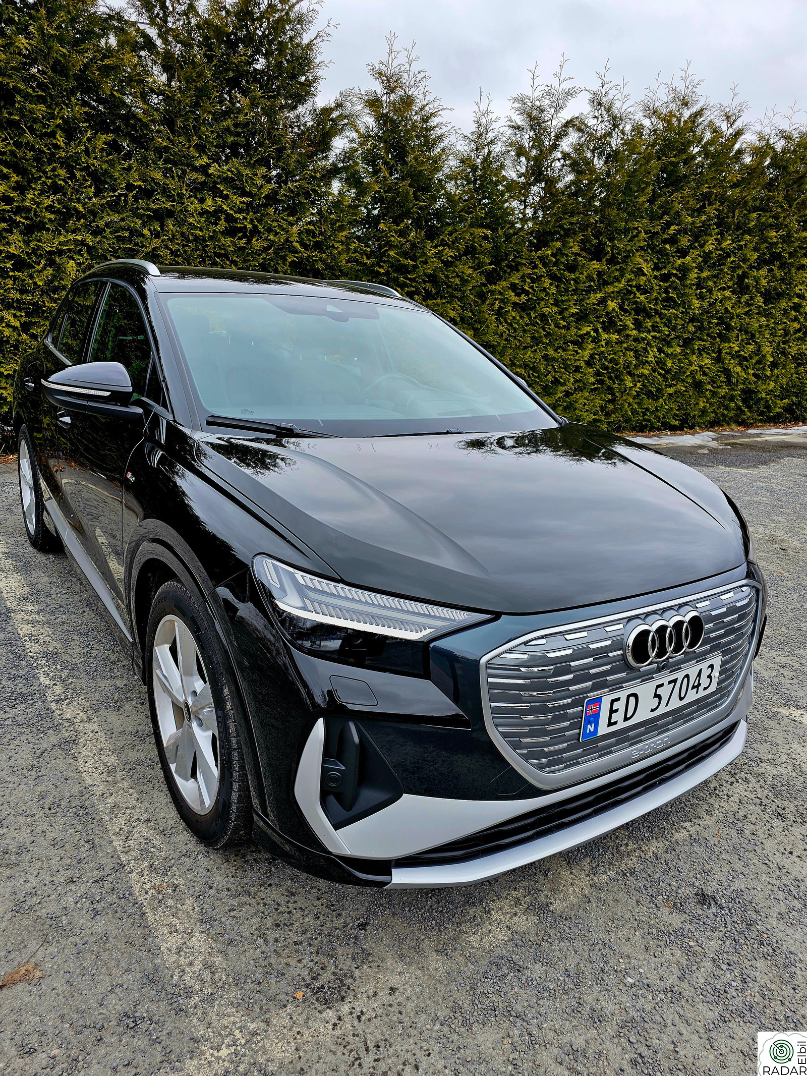 AUDI Q4 40 E TRON 40 Business plus, S-line eksteriør, Matrix, Navi pro, +