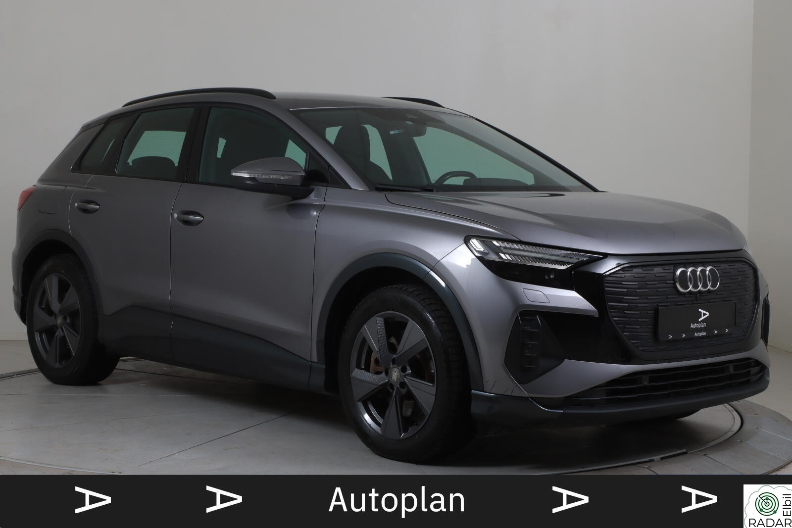 AUDI Q4 50 E TRON 50 quattro Advanced Business ACC/Krok/Matrix/Kamera