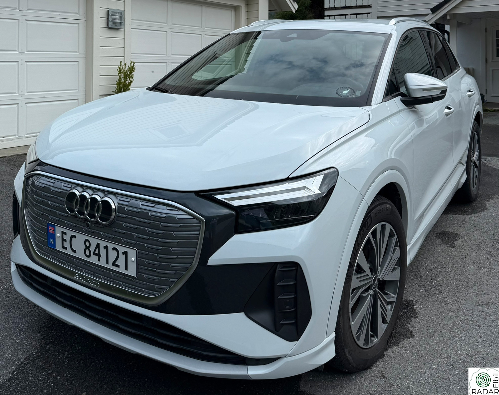 AUDI Q4 50 E TRON 50 quattro Adv. Business plus