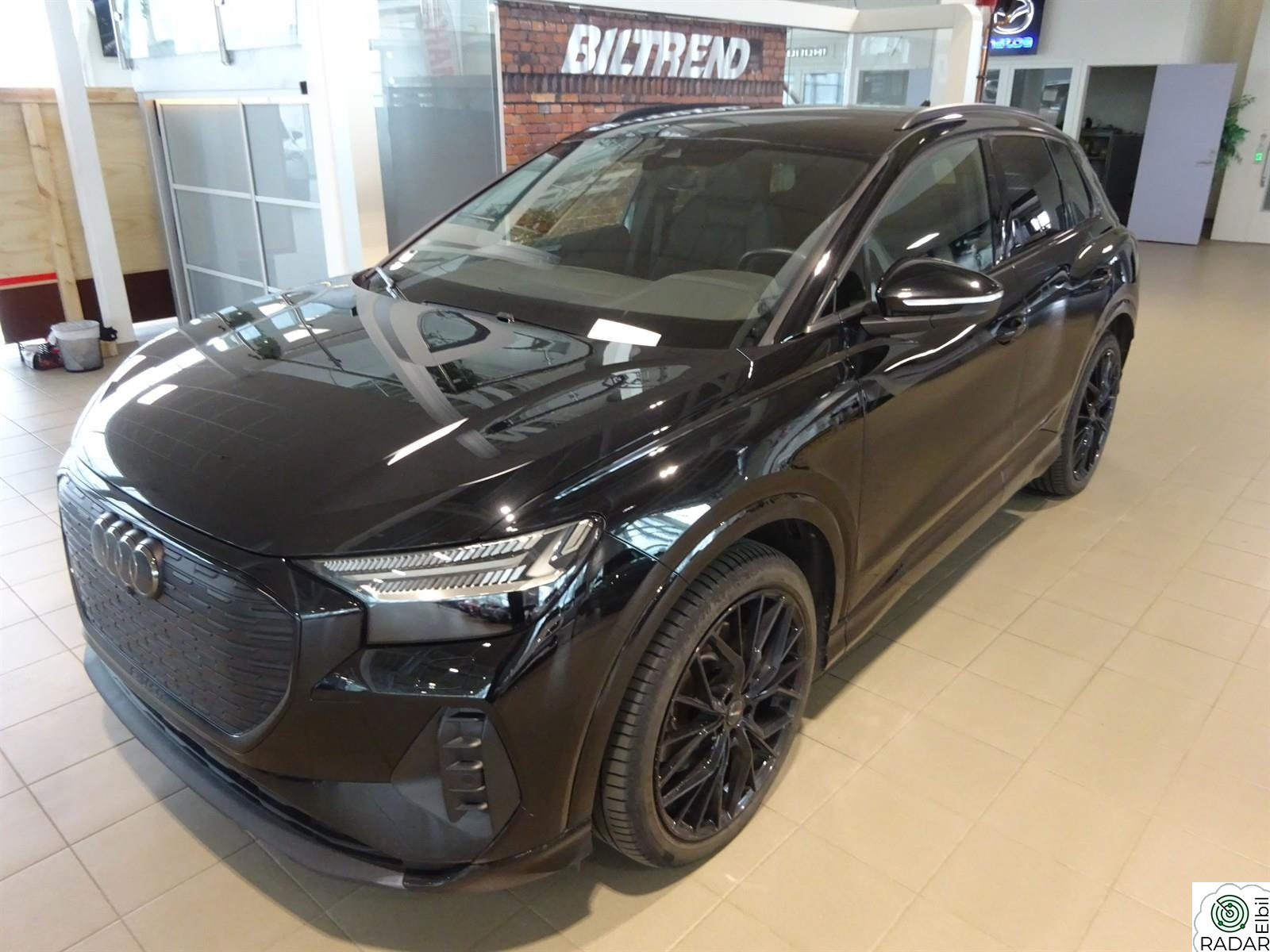 AUDI Q4 50 E TRON Quattro 50 S-line Matrix Sort optikk Krok Sonos Kamera