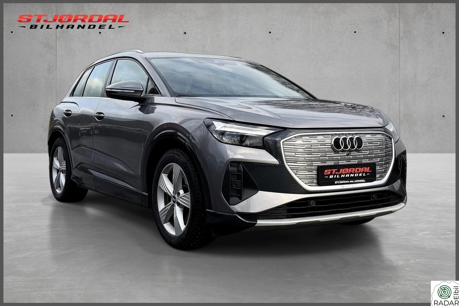 AUDI Q4 50 E TRON 50 // Typhoon Grey Metallic // Nybilgaranti