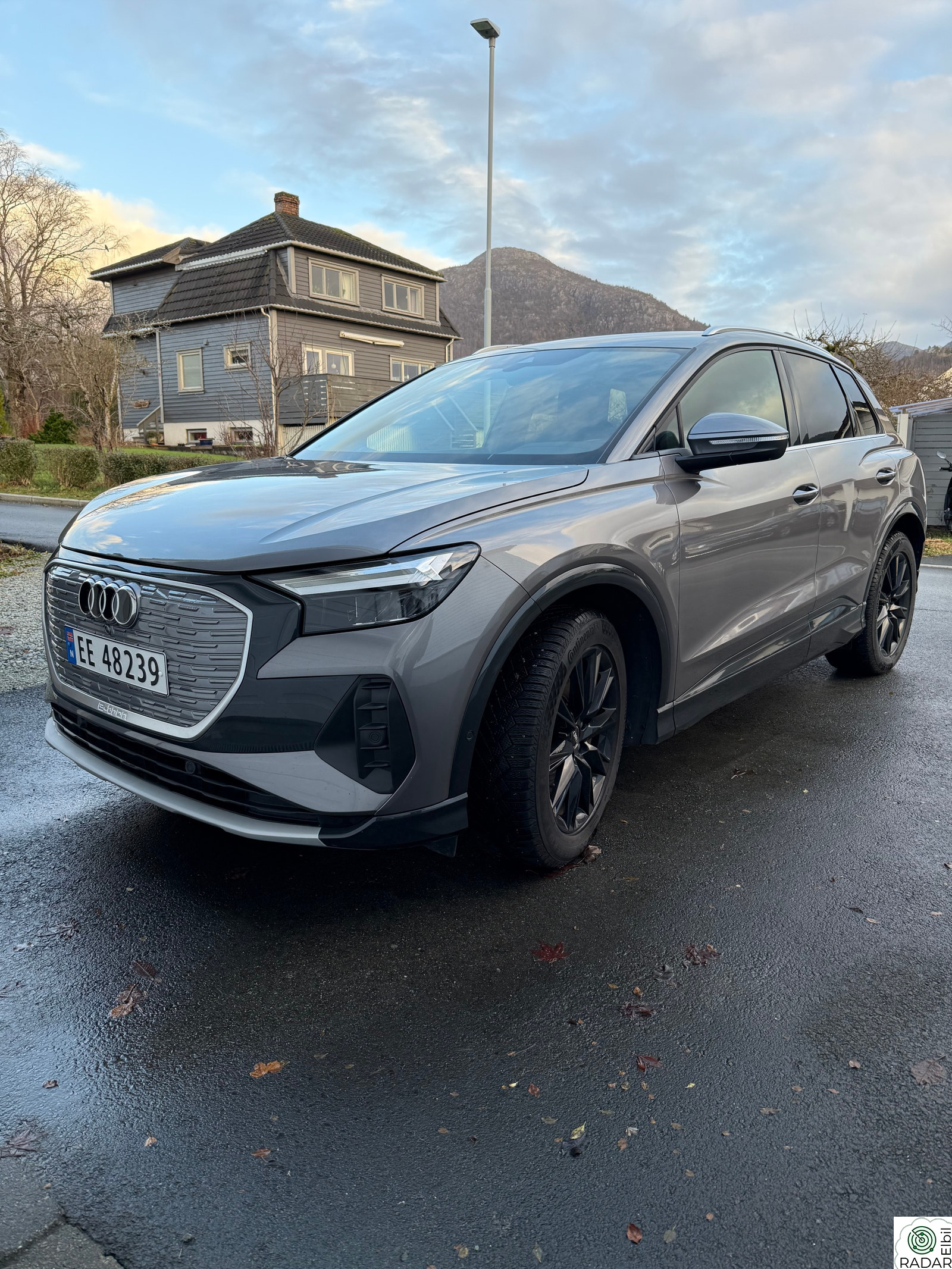 AUDI Q4 50 E TRON 50 quattro Adv. Business plus