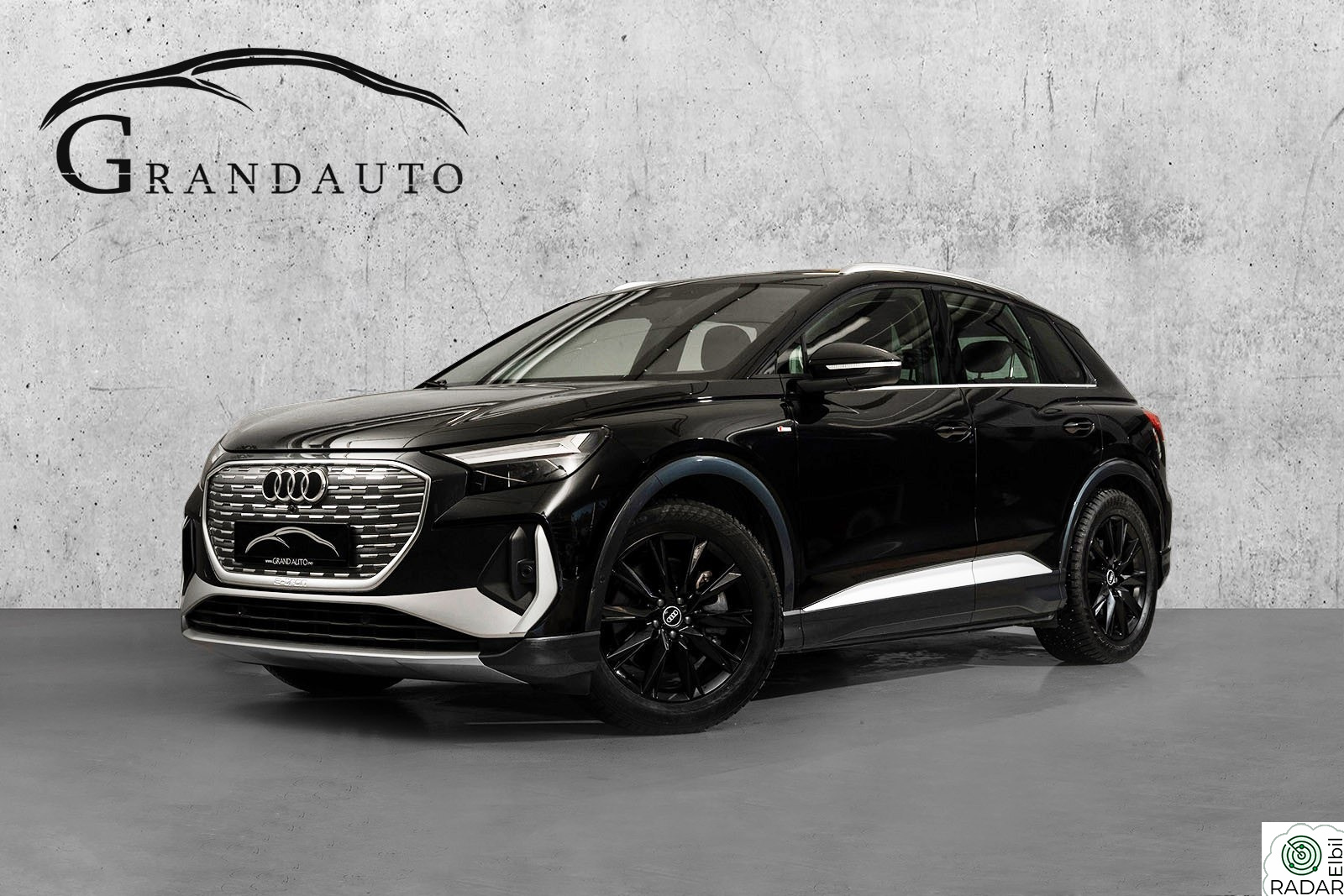 AUDI Q4 50 E TRON 50 Q 313HK S-LINE BUSINESS PLUS SONOS ACC HENGERFESTE++