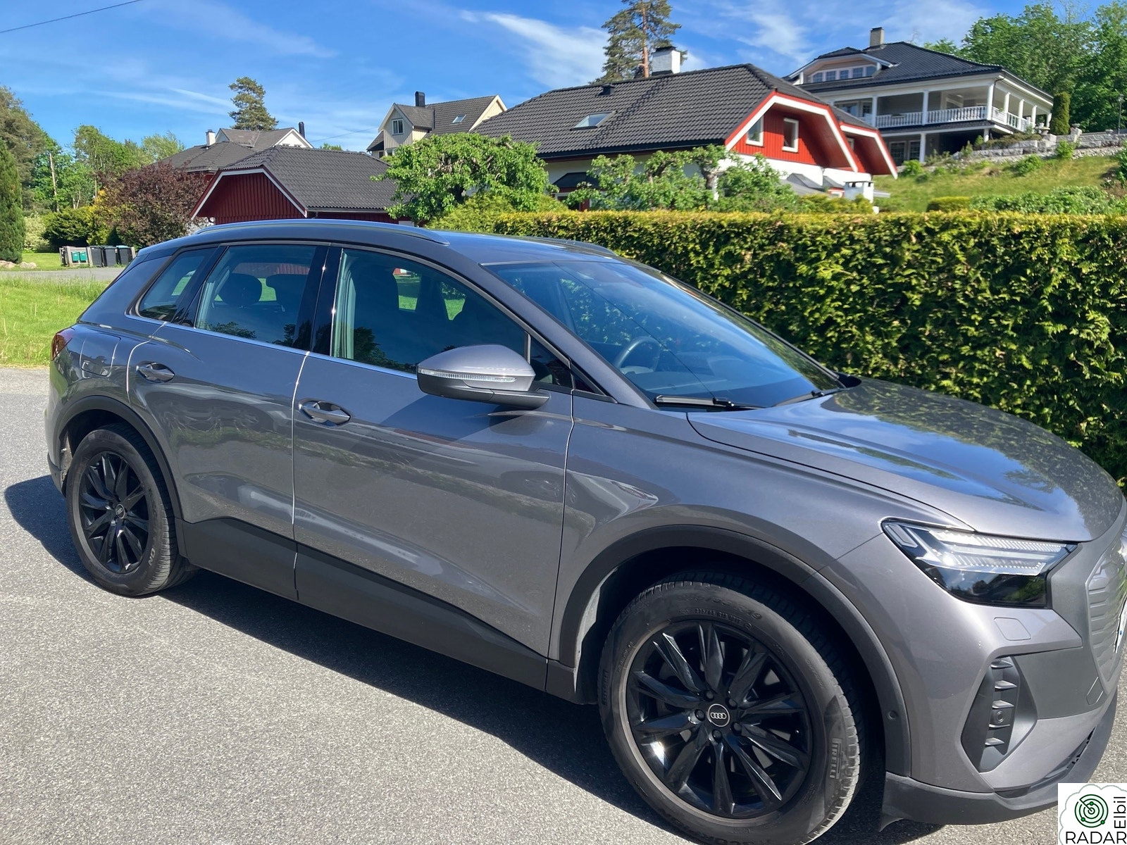 AUDI Q4 45 e-tron 45 quattro Edition Pro (K)