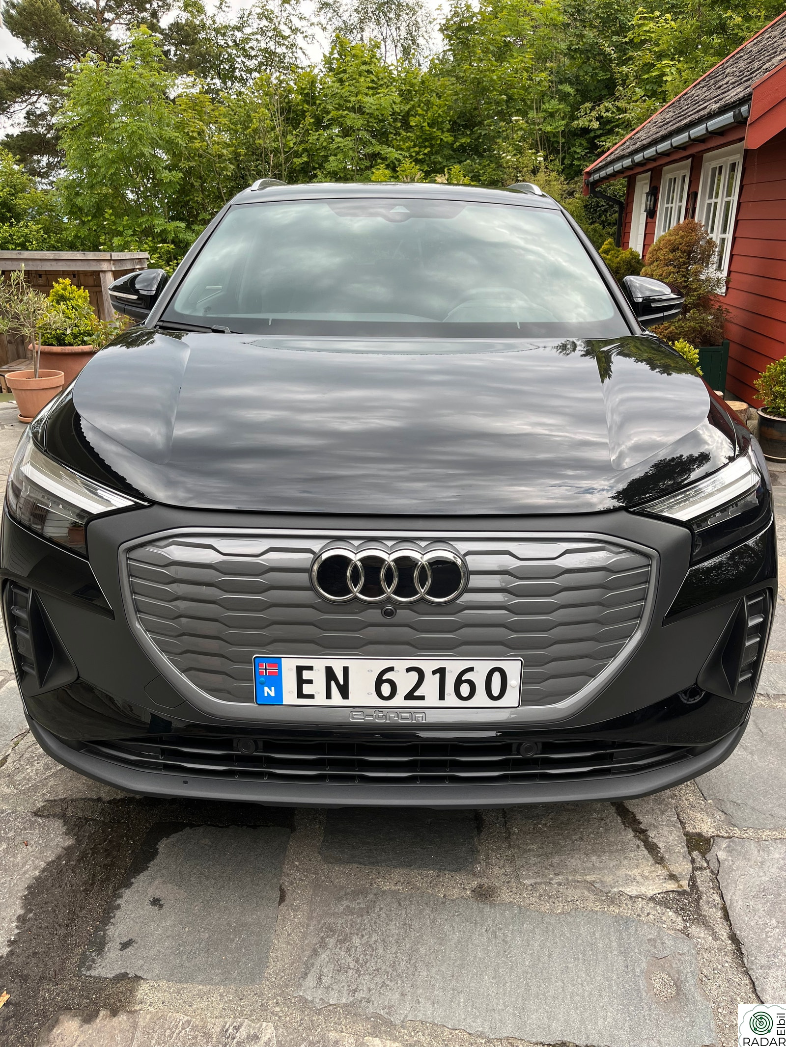 AUDI Q4 45 e-tron 45 quattro Edition Plus (K)