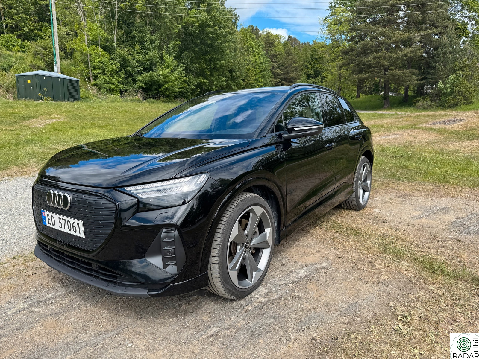 AUDI Q4 50 E TRON 50 quattro/skinn/sonos/matrix/head up/h.feste/garanti