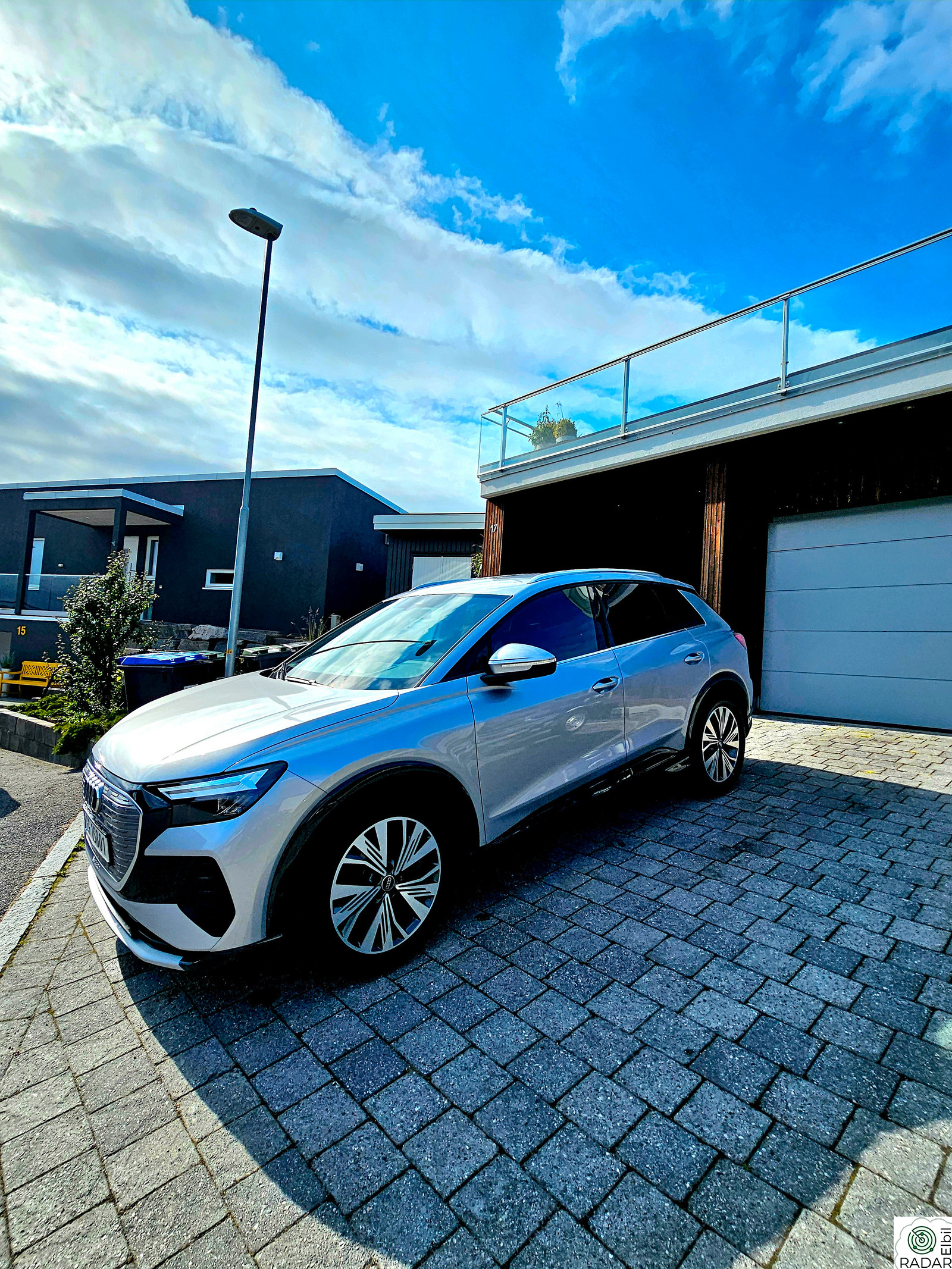 AUDI Q4 50 E TRON Q4 50 quattro S-line, Krok, Sonos, skinn
