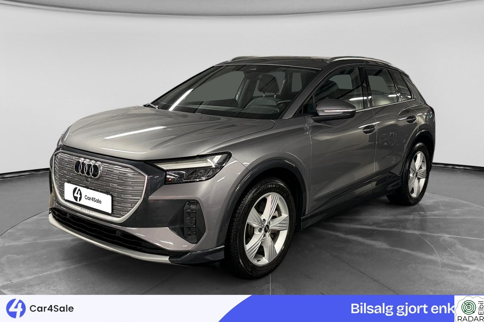 AUDI Q4 50 E TRON 50 Quattro 488km / Skinn / Krok / ACC / 1 Eier / LED ++