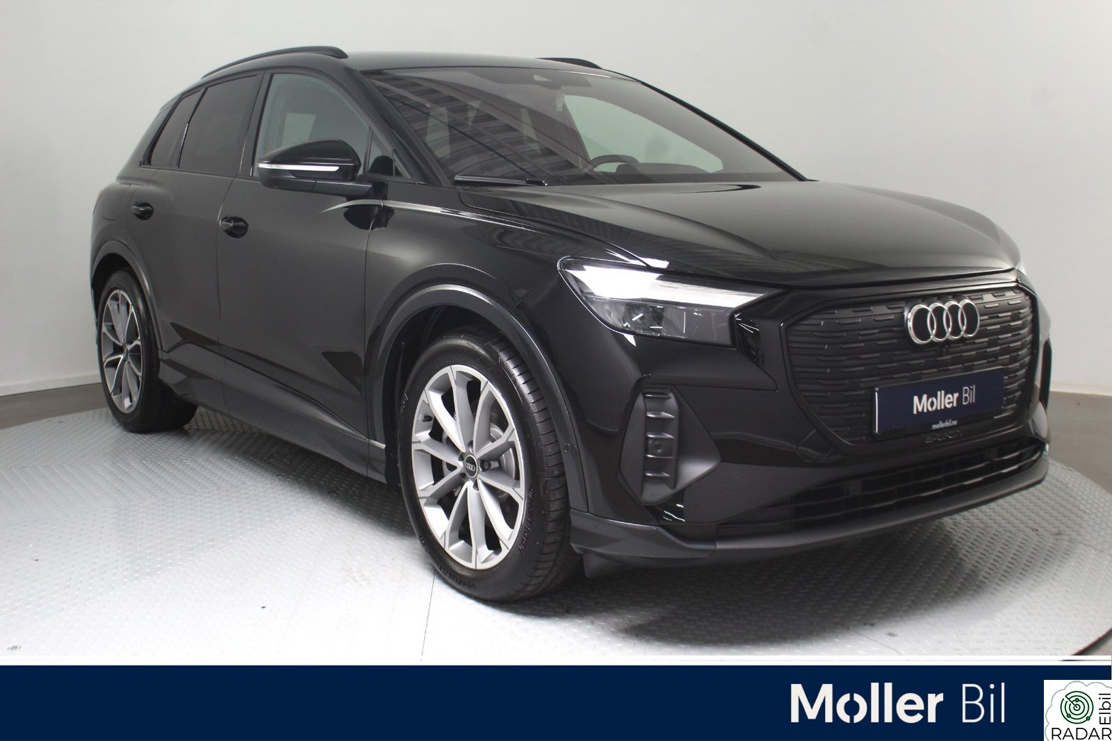 AUDI Q4 45 e-tron 45 quattro - S-line, 360.kam, Krok, Navi