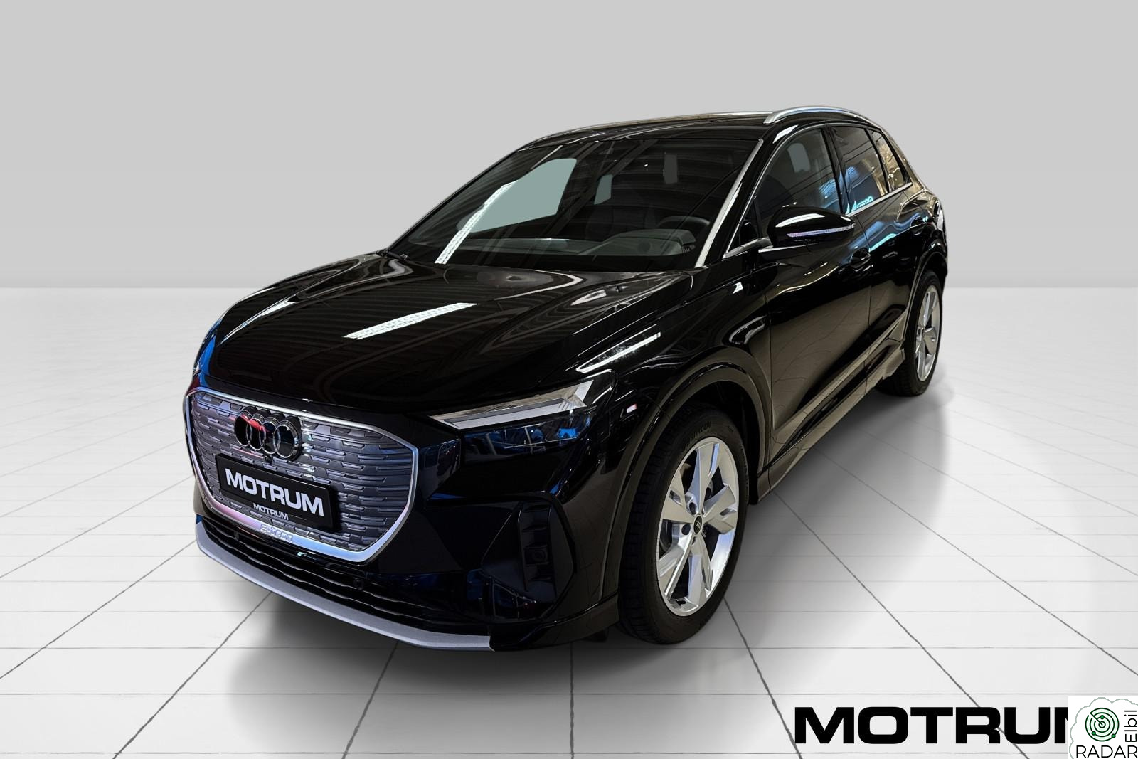 AUDI Q4 55 e-tron Q4 55 e-tron Quattro S-line Plus ACC H.feste Navi 20"