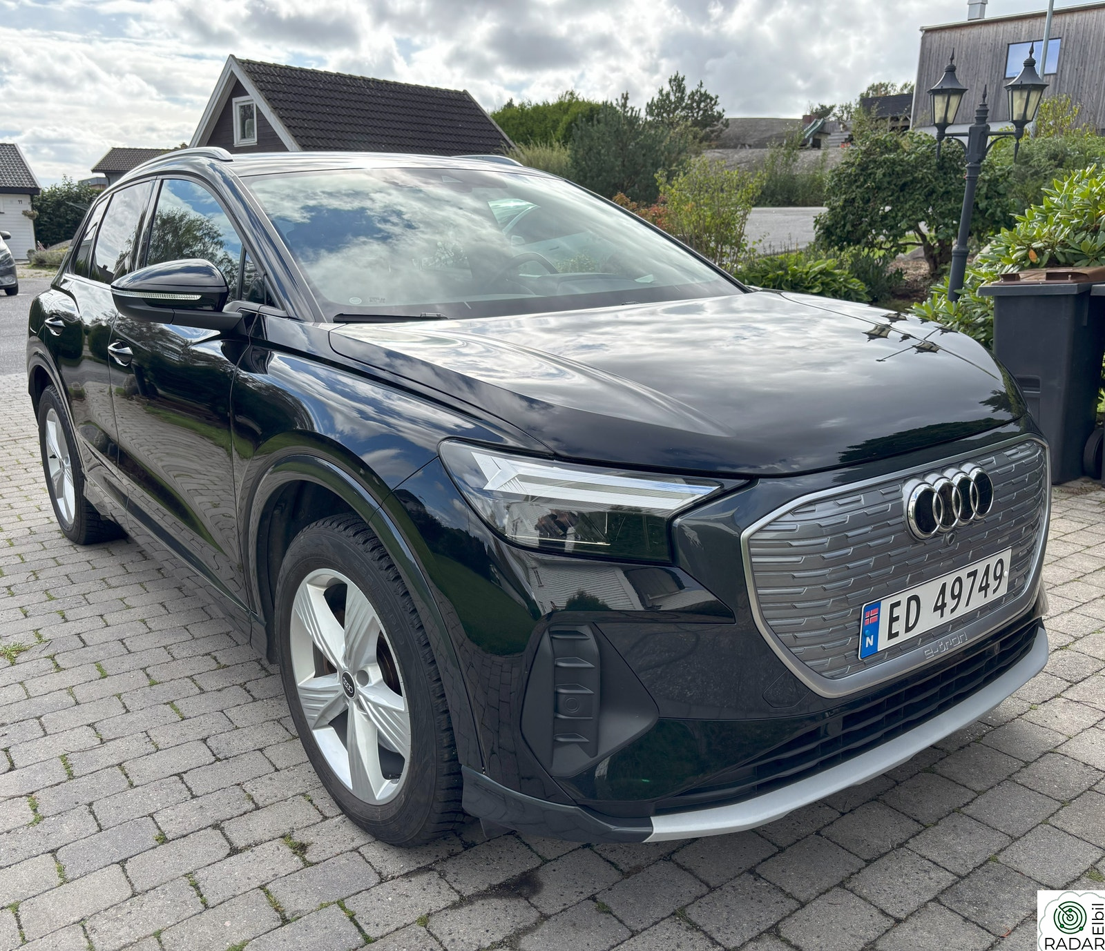 AUDI Q4 50 E TRON 50 quattro Business plus