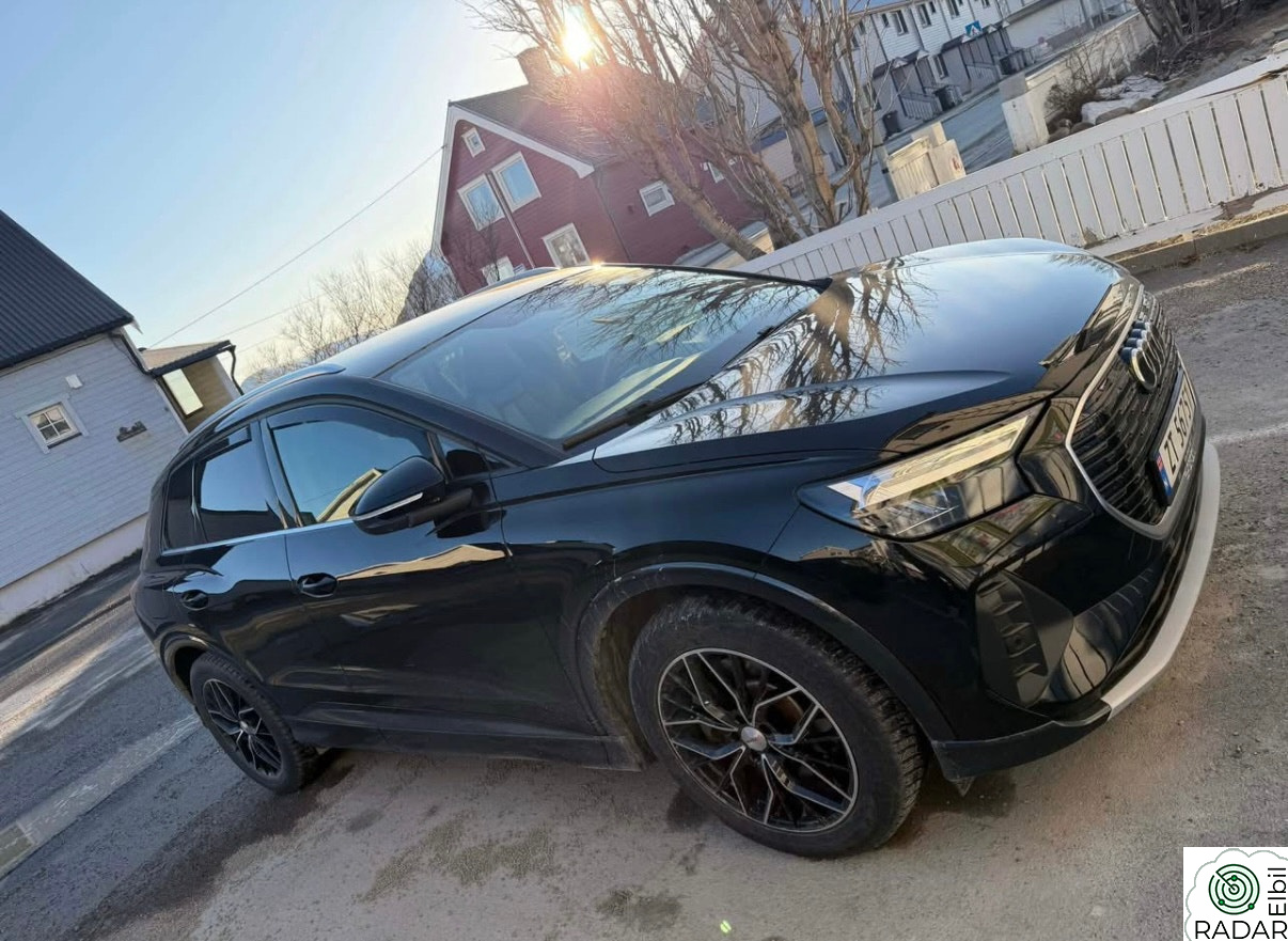 AUDI Q4 50 E TRON