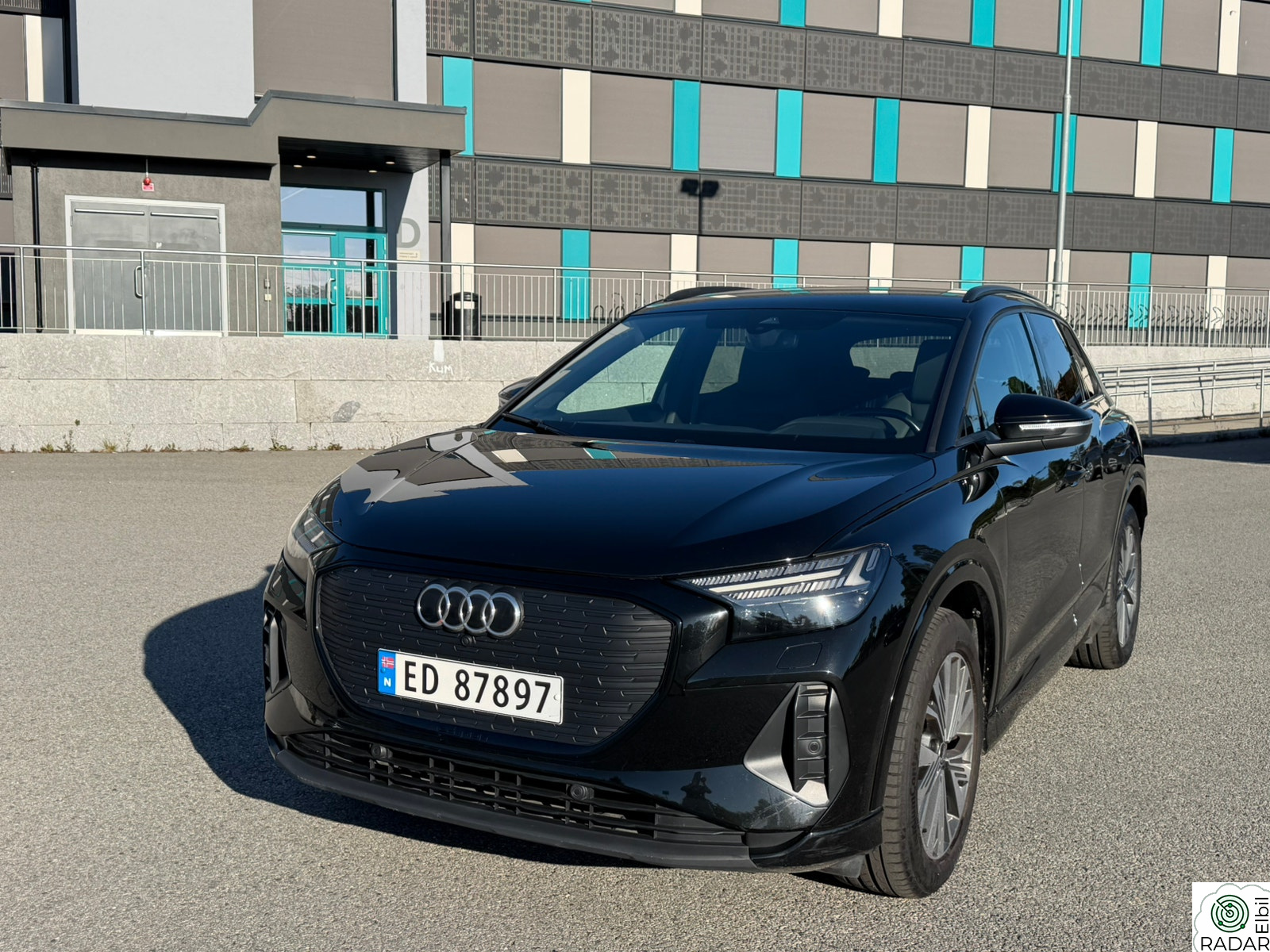 AUDI Q4 50 E TRON 50 quattro Adv. Business plus S-line