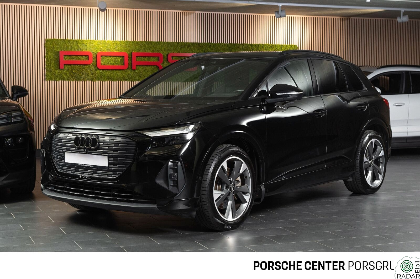 AUDI Q4 50 E TRON 50 quattro Adv. Business plus S-Line/Hengerfeste/360+++