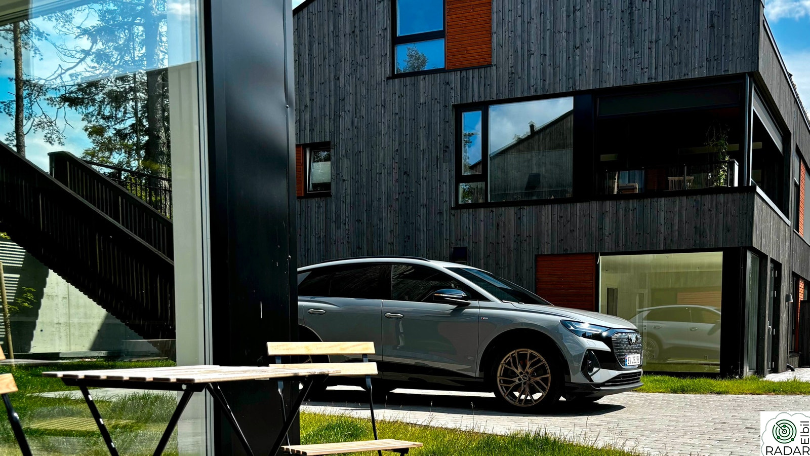 AUDI Q4 55 e-tron 55 quattro Edition S line | matrix | sonos | 360