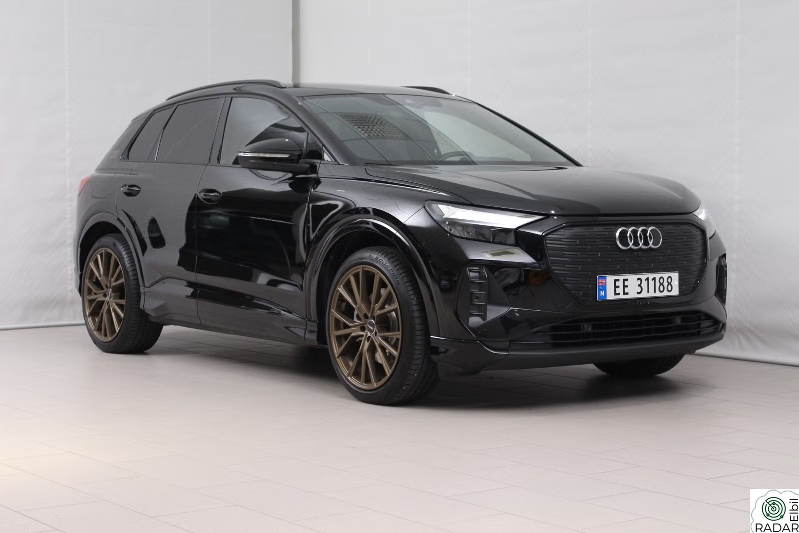 AUDI Q4 50 E TRON 50 Quattro/H-feste/ryggek/Sort optikk/22"/20"/LEDBAR