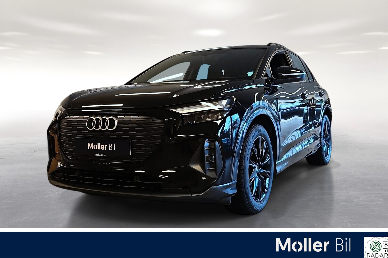 AUDI Q4 45 E TRON 45 Quattro / 495km (WLTP) R.kamera / Sonos / H.feste++