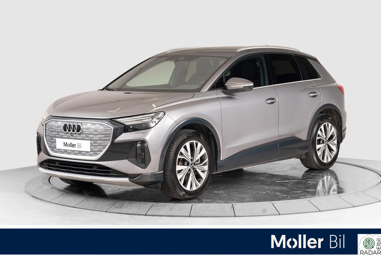 AUDI Q4 45 E TRON Q4 45 e-tron quattro - 19", R.Kam, Matrix, ACC