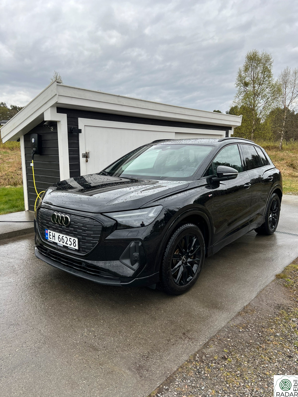 AUDI Q4 45 e-tron 45 quattro Edition S line