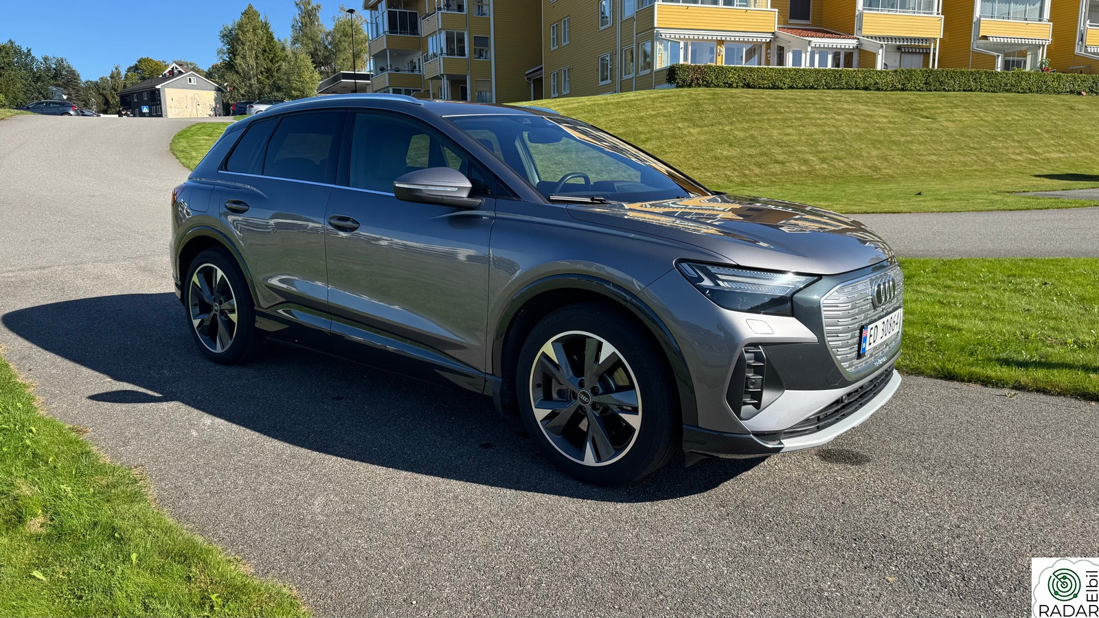 AUDI Q4 50 E TRON 50 quattro Adv. Business plus