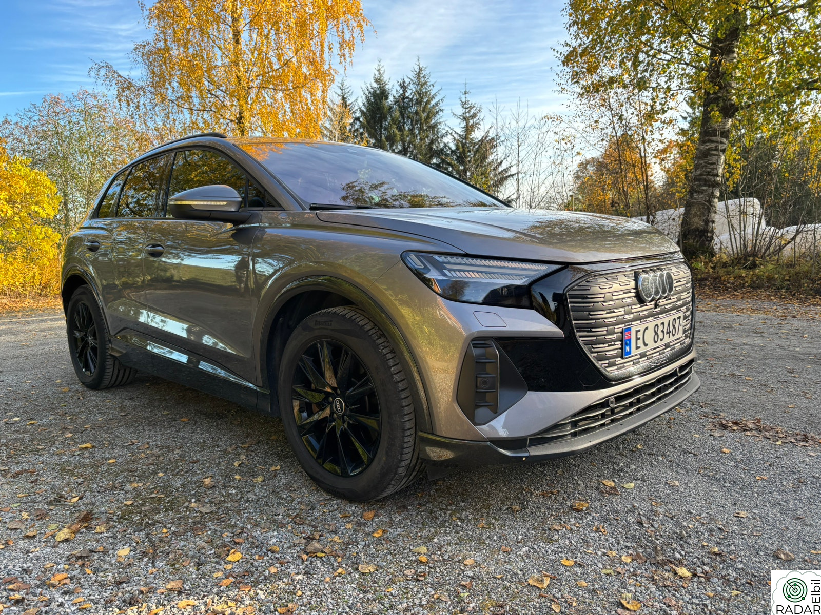 AUDI Q4 50 E TRON 50 quattro Adv. Business plus.
