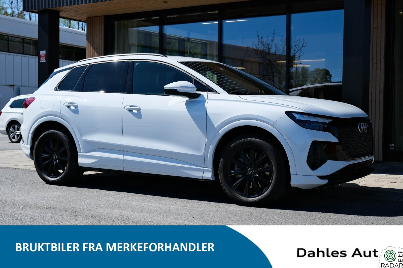 AUDI Q4 55 e-tron 55 quattro s line pluss - forvarming/sort optikk/krok