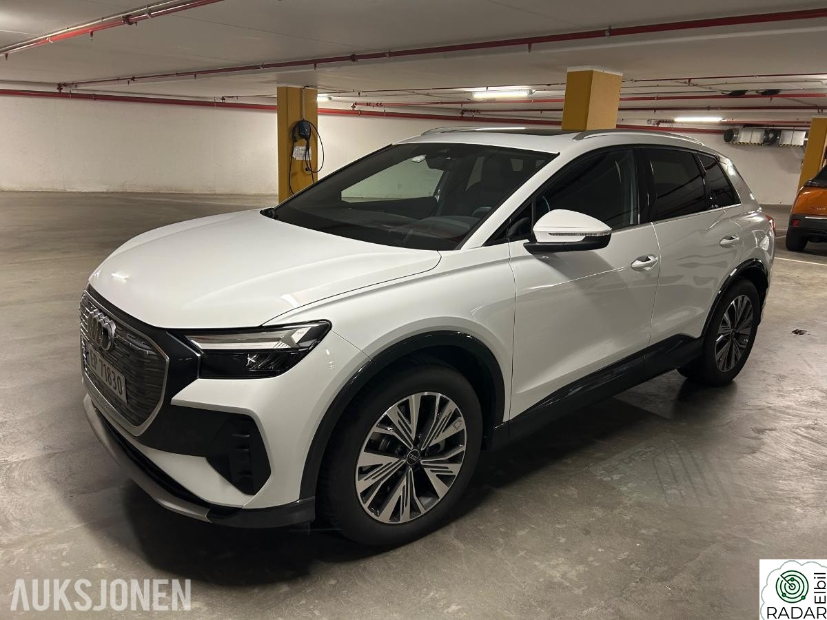 AUDI Q4 55 e-tron 55 e-tron quattro S-Line - EL Panorama,EL Hengerfeste K