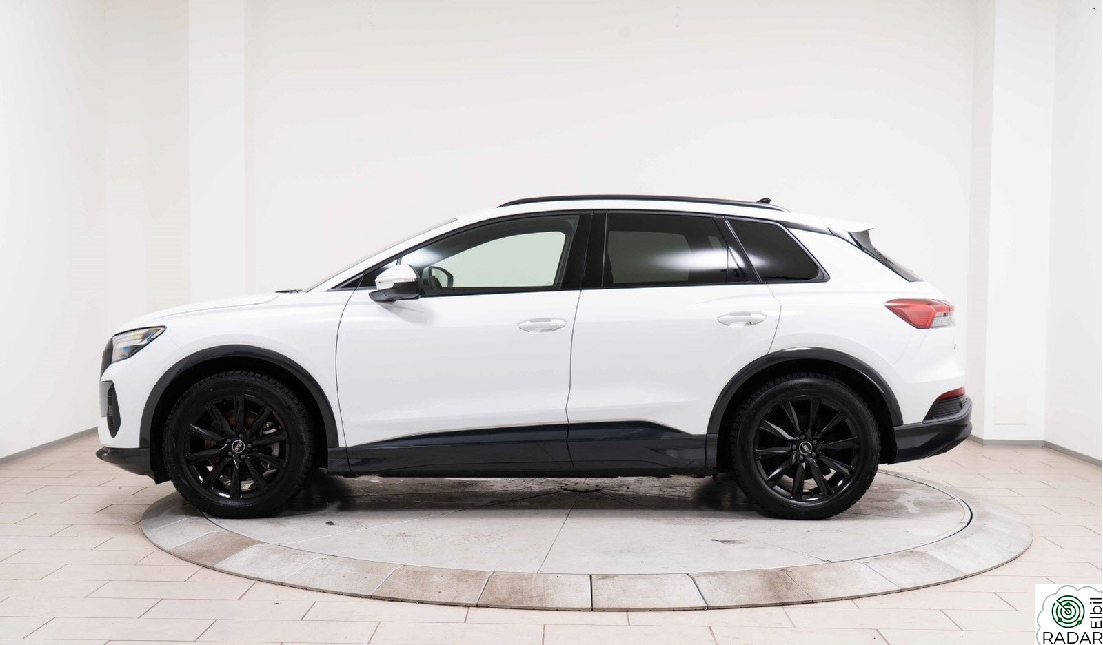 AUDI Q4 50 E TRON 50 Quatro Advanced Business plus, S-line, Sonos, Matrix