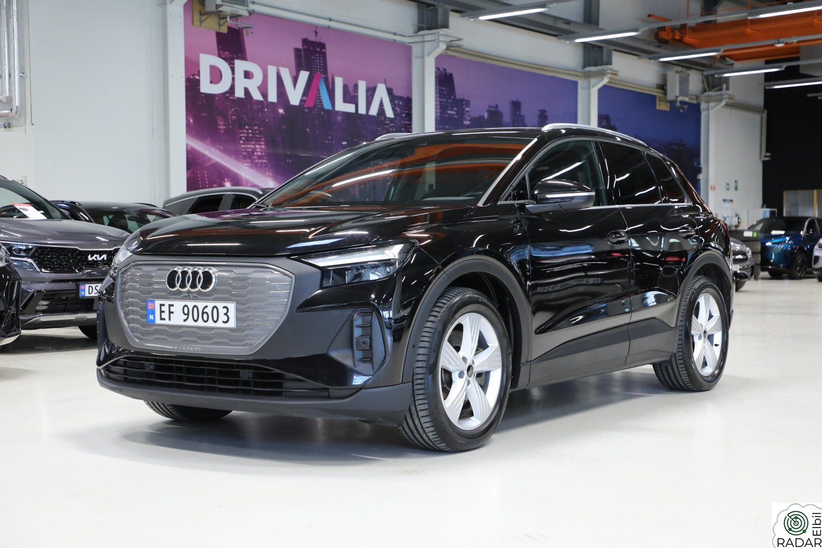 AUDI Q4 45 E TRON 45 quattro Business edition/Skinn/Sonos/Led/Keyless