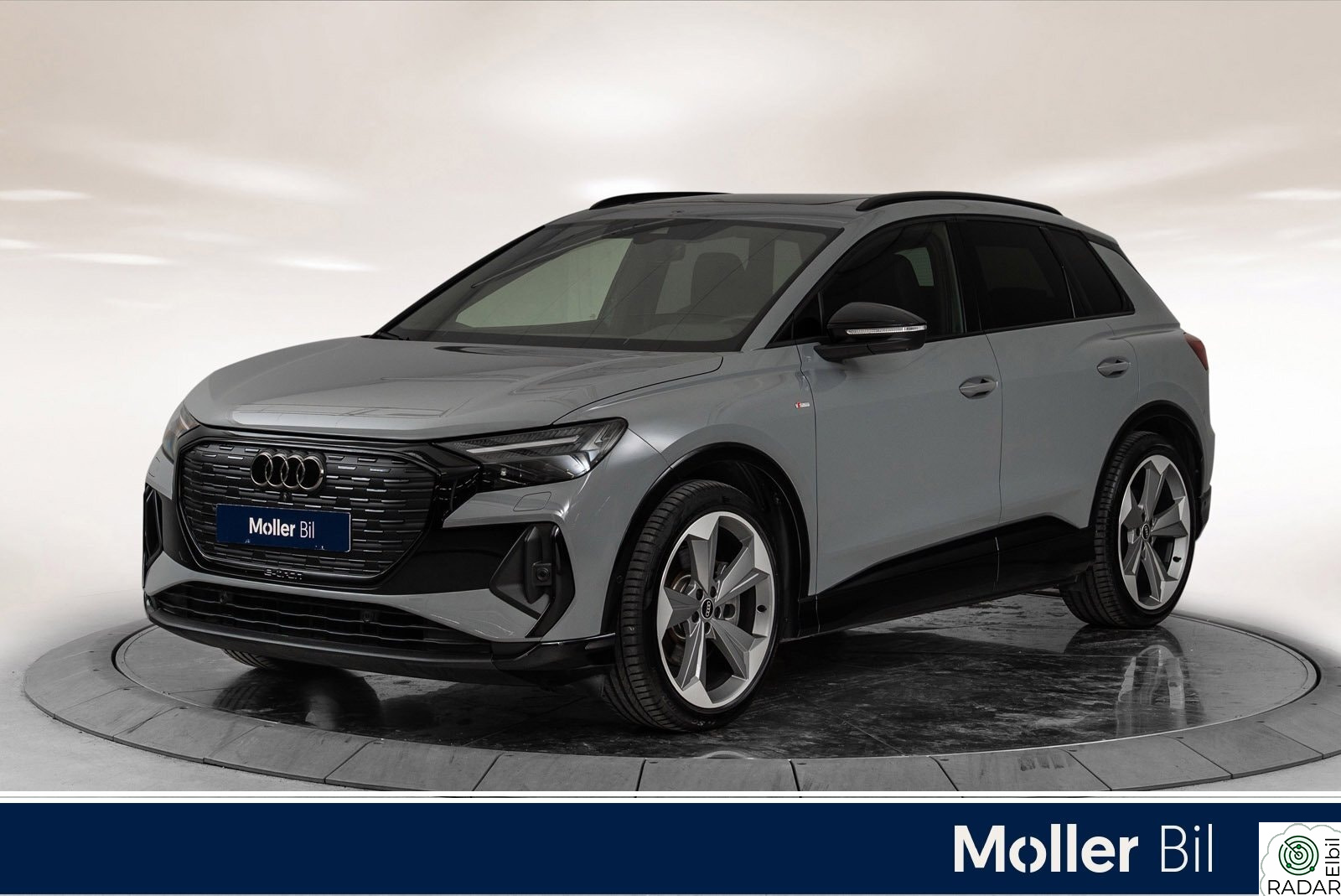 AUDI Q4 55 e-tron 55 q Edition S line - Sonos, Pano, Matrix, Krok, 21"