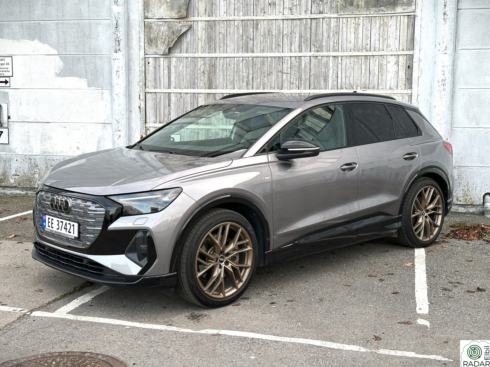 AUDI Q4 40 e-tron S-Line/Matrix/Skinn/NavPro/HUD/360cam/AR/Sonos