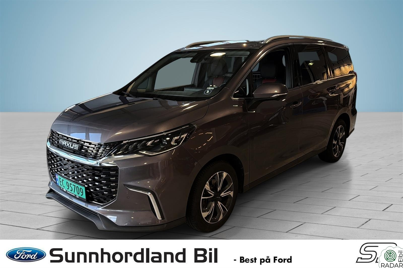 MAXUS Euniq 5 Skinn/Panoramatak/LAV KM.