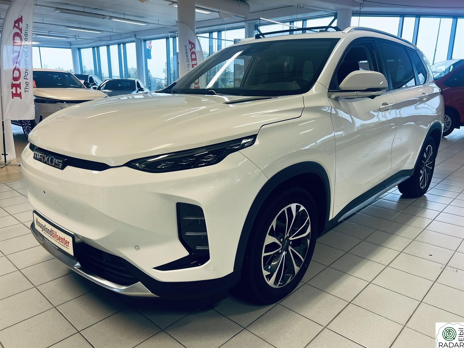 MAXUS EUNIQ 6 Exclusive, 360 kamera, Panorama, Skinn ++