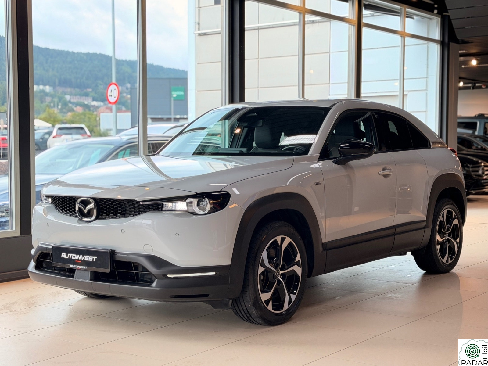 MAZDA MX-30 EXCLUSIVE 200KM-ACC-HUD-KAMERA-CARPLAY-NYBILGARANTI